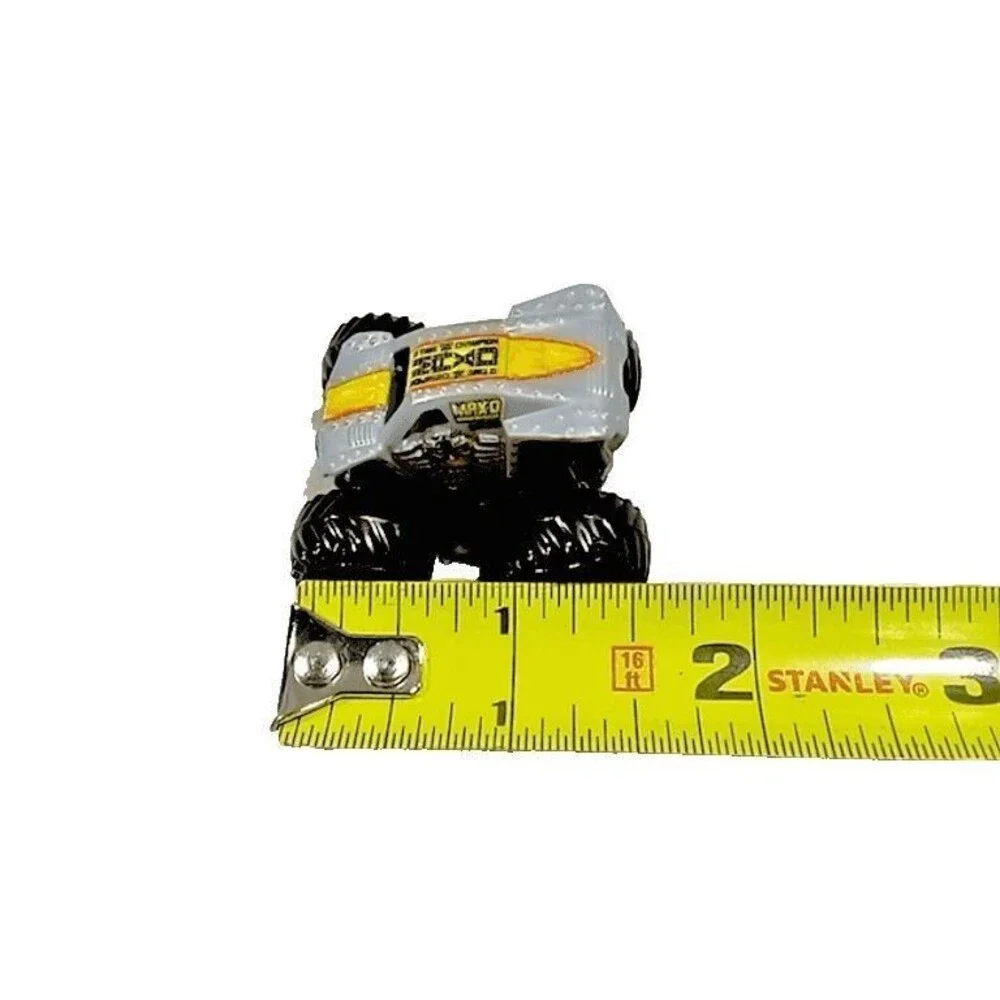 Monster Jam Official Max D Monster Truck, Die-Cast Vehicle 1:87 Scale Model
